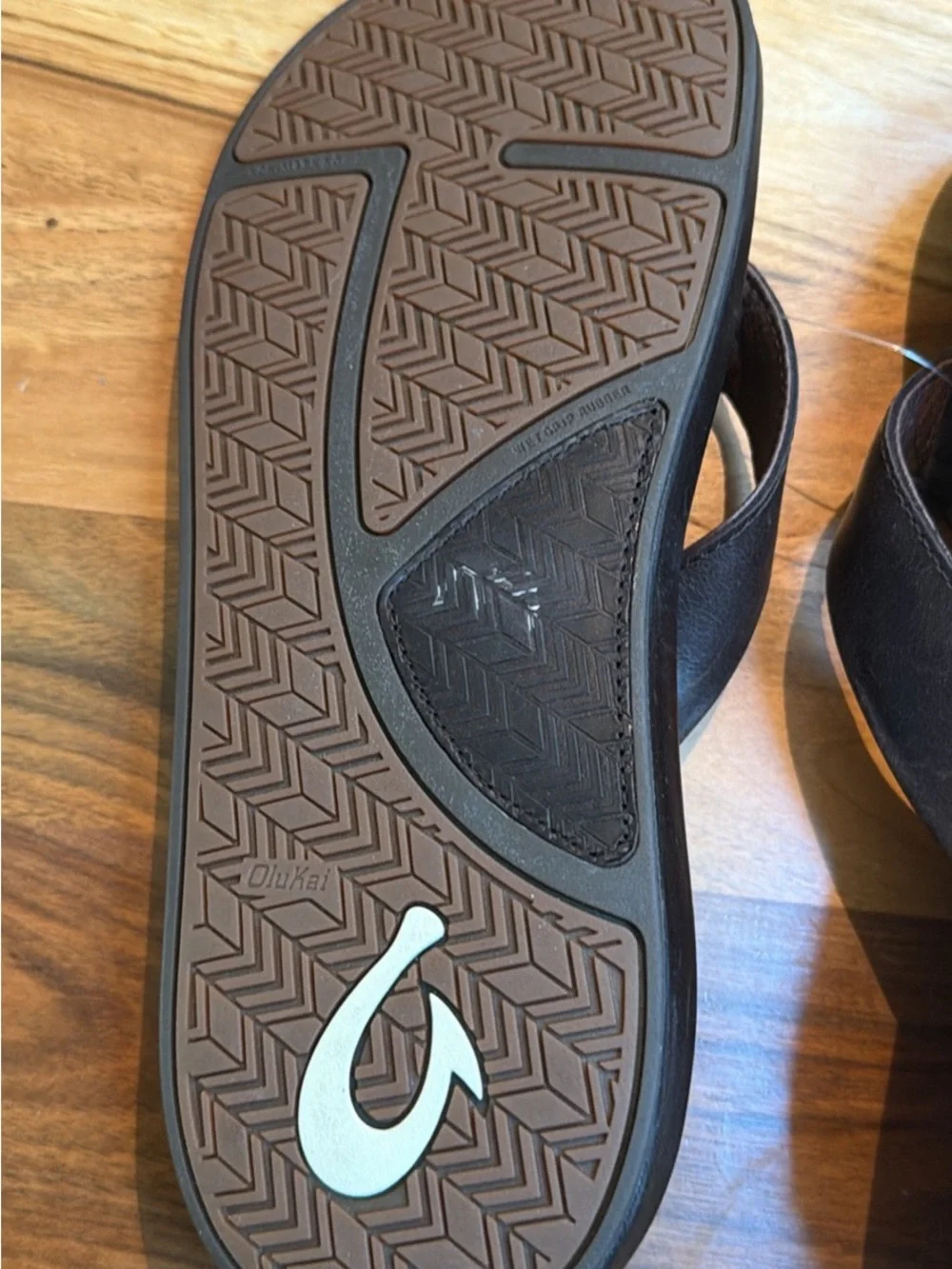 OluKai Ilikai Men's Brown Leather Sandals size 11